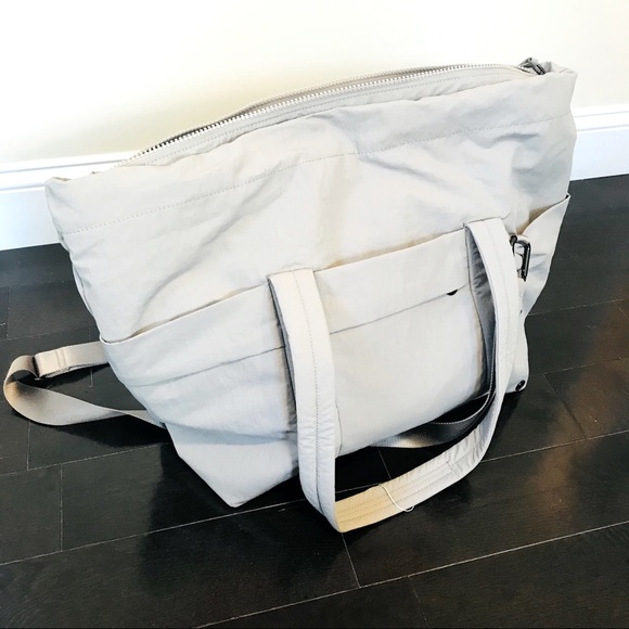 lululemon athletica Handbags - Lululemon Beige Weekender